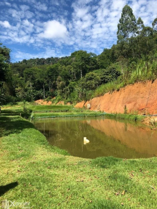 Imagem Imóvel com 3 Quartos à Venda, 135.000 m²