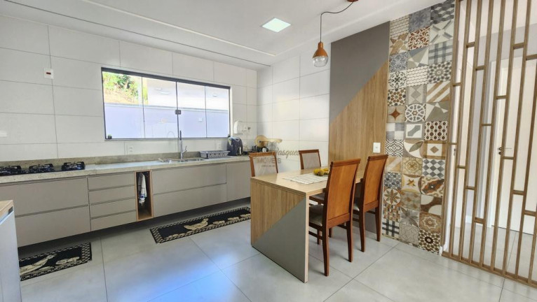 Imagem Casa com 4 Quartos à Venda, 260 m² em Parque Do Imbui - Teresópolis Imagem Casa com 4 Quartos à Venda, 260 m² em Parque Do Imbui - Teresópolis