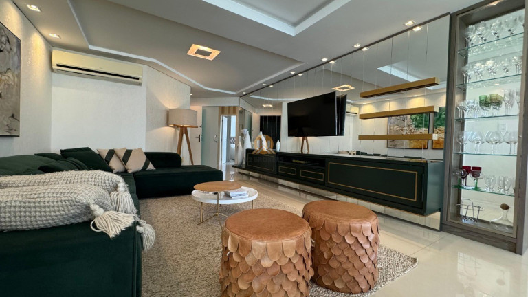 Imagem Imóvel com 3 Quartos à Venda, 146 m² em Centro - Balneário Camboriú Imagem Imóvel com 3 Quartos à Venda, 146 m² em Centro - Balneário Camboriú