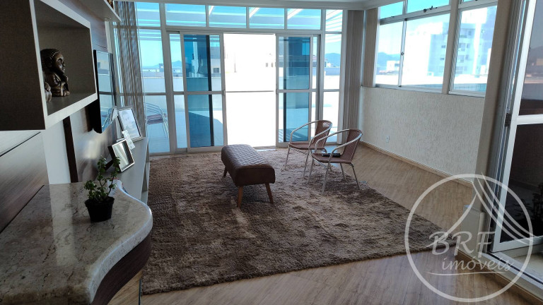 Imagem Cobertura com 3 Quartos à Venda, 184 m² em Balneário - Florianópolis Imagem Cobertura com 3 Quartos à Venda, 184 m² em Balneário - Florianópolis
