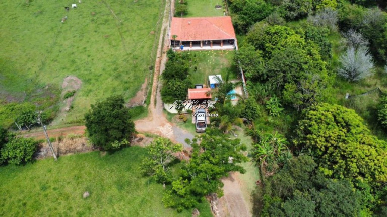 Imagem Imóvel com 2 Quartos à Venda, 200 m² em Cruz De Cedro - Quadra Imagem Imóvel com 2 Quartos à Venda, 200 m² em Cruz De Cedro - Quadra