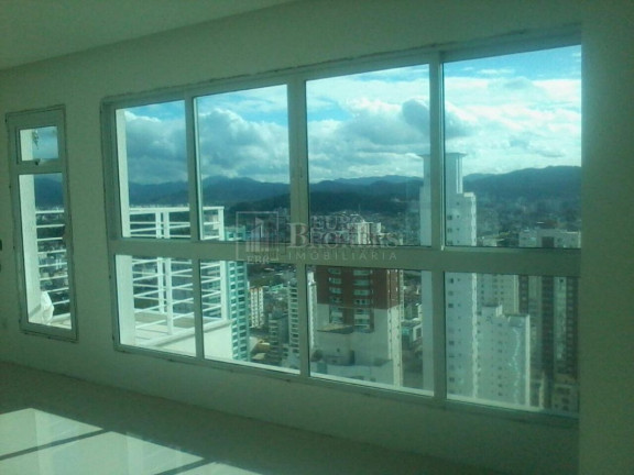 Imagem Cobertura com 3 Quartos à Venda, 330 m² em Centro - Balneário Camboriú