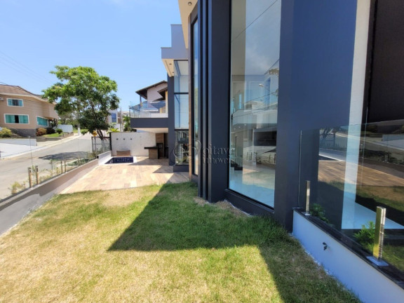 Imagem Casa com 4 Quartos à Venda, em Lagoa - Macaé Imagem Casa com 4 Quartos à Venda, em Lagoa - Macaé