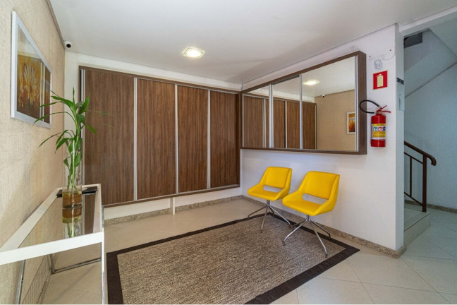 Imagem Imóvel com 3 Quartos à Venda, 80 m² em Menino Deus - Porto Alegre Imagem Imóvel com 3 Quartos à Venda, 80 m² em Menino Deus - Porto Alegre