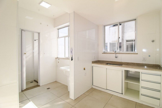Imagem Imóvel com 2 Quartos à Venda, em Copacabana - Rio De Janeiro Imagem Imóvel com 2 Quartos à Venda, em Copacabana - Rio De Janeiro