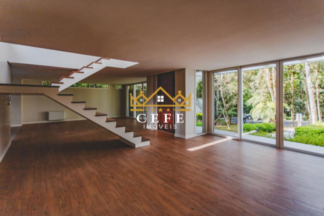 Imagem Casa com 4 Quartos à Venda, 1.096 m² em Centro - Gramado