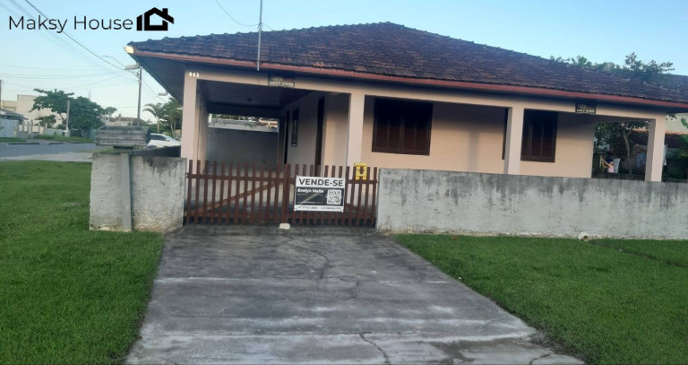 Imagem Casa com 2 Quartos à Venda, 210 m² em Guaratuba Imagem Casa com 2 Quartos à Venda, 210 m² em Guaratuba