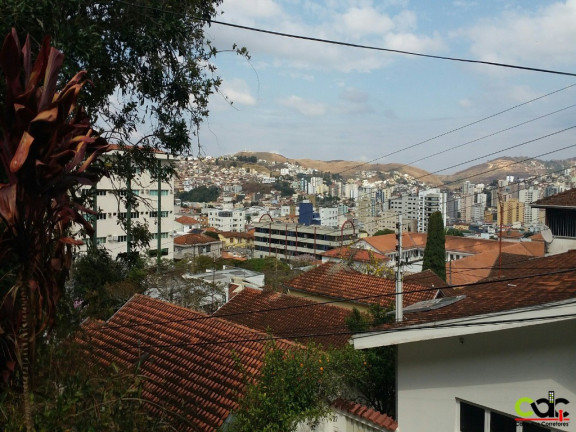 Imagem Casa com 4 Quartos à Venda, 300 m² em Centro - Poços De Caldas