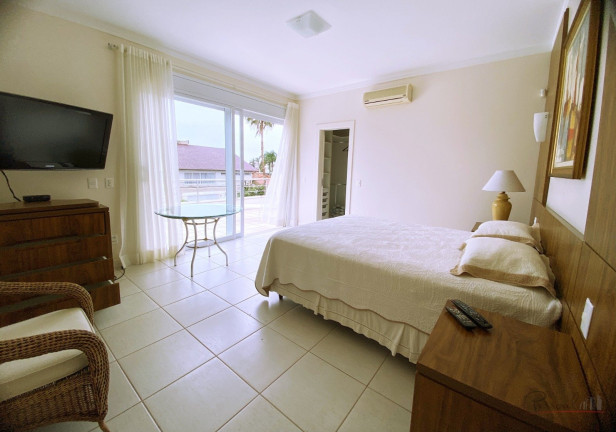 Imagem Casa com 4 Quartos à Venda, 620 m² em Jurerê - Florianópolis Imagem Casa com 4 Quartos à Venda, 620 m² em Jurerê - Florianópolis