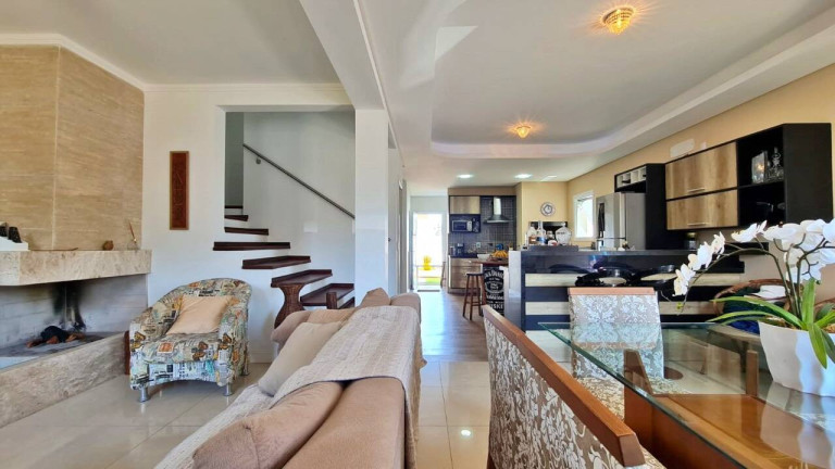 Imagem Casa com 4 Quartos à Venda, em Noiva Do Mar - Xangri-lá Imagem Casa com 4 Quartos à Venda, em Noiva Do Mar - Xangri-lá