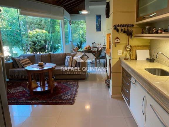 Imagem Casa com 4 Quartos à Venda, 340 m² em Córrego Grande - Florianópolis Imagem Casa com 4 Quartos à Venda, 340 m² em Córrego Grande - Florianópolis