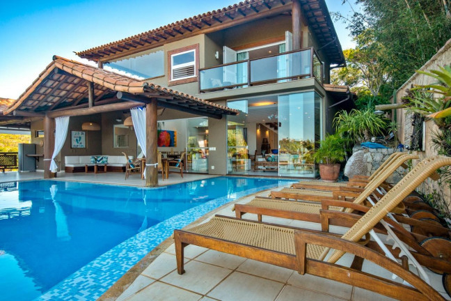 Imagem Casa com 6 Quartos à Venda, 850 m² em Ferradura - Armação Dos Búzios Imagem Casa com 6 Quartos à Venda, 850 m² em Ferradura - Armação Dos Búzios