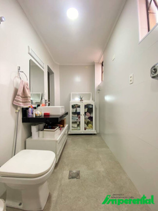 Imagem Apartamento com 3 Quartos à Venda, 131 m² em Pompéia - Santos