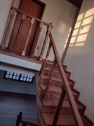 Imagem Casa com 4 Quartos à Venda, em Vila Lolly - Campos Do Jordão Imagem Casa com 4 Quartos à Venda, em Vila Lolly - Campos Do Jordão