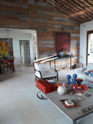 Casa com 5 Quartos à Venda, 2.400 m² em Rasa - Búzios