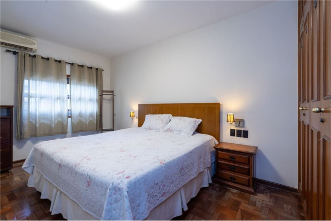 Imagem Casa com 3 Quartos à Venda, 285 m² em Moema - São Paulo Imagem Casa com 3 Quartos à Venda, 285 m² em Moema - São Paulo