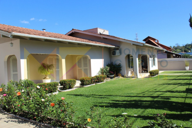Imagem Casa com 4 Quartos à Venda, 386 m² em Escola Agrícola - Blumenau