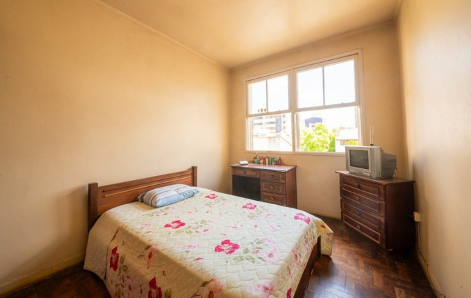Imagem Casa com 3 Quartos à Venda, 156 m² em Petrópolis - Porto Alegre Imagem Casa com 3 Quartos à Venda, 156 m² em Petrópolis - Porto Alegre