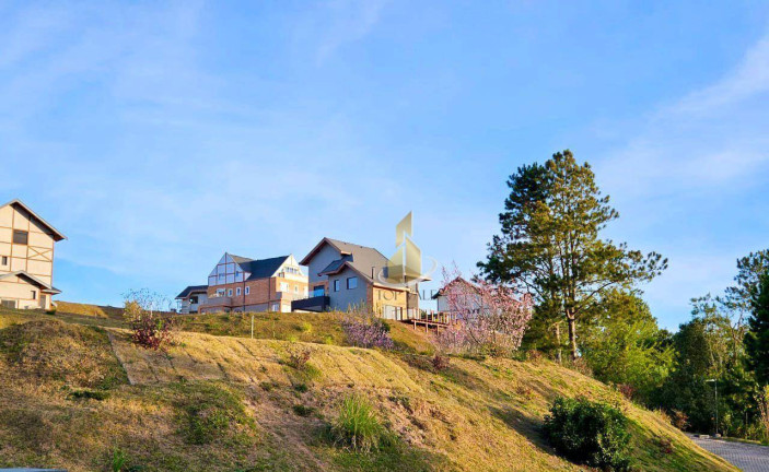 Imagem Sobrado com 4 Quartos à Venda, 300 m² em Recanto Das Araucárias - Campos Do Jordão Imagem Sobrado com 4 Quartos à Venda, 300 m² em Recanto Das Araucárias - Campos Do Jordão