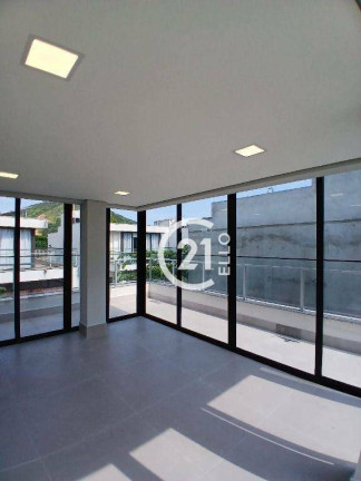 Imagem Sobrado com 5 Quartos à Venda, 176 m² em Camburi - São Sebastião Imagem Sobrado com 5 Quartos à Venda, 176 m² em Camburi - São Sebastião