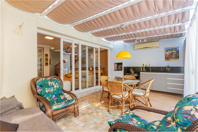 Imagem Casa com 3 Quartos à Venda, 120 m² em Lomba Do Pinheiro - Porto Alegre Imagem Casa com 3 Quartos à Venda, 120 m² em Lomba Do Pinheiro - Porto Alegre