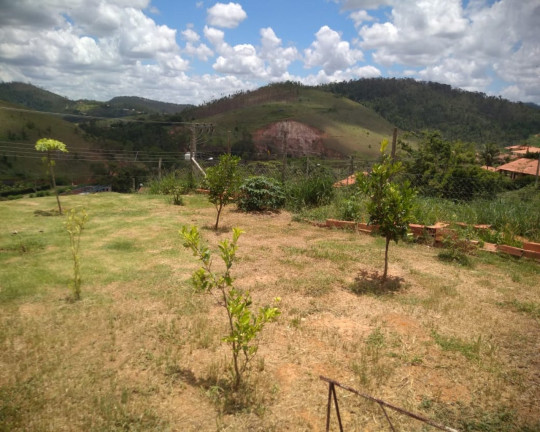 Imagem Imóvel com 3 Quartos à Venda, 1.368 m² em Fazendinhas Miragem - Simão Pereira