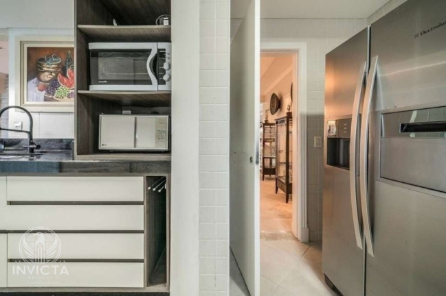Imagem Casa com 4 Quartos à Venda, 447 m² em Praia Do Estaleiro - Balneário Camboriú Imagem Casa com 4 Quartos à Venda, 447 m² em Praia Do Estaleiro - Balneário Camboriú