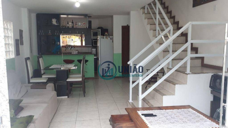 Casa com 3 Quartos à Venda, 120 m² em Piratininga - Niterói