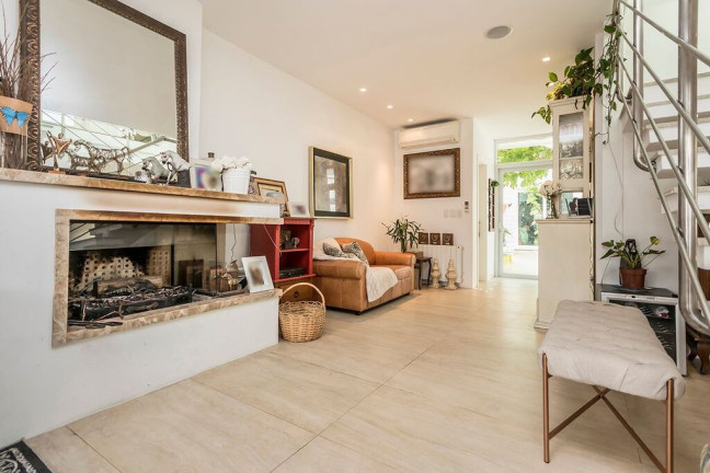 Imagem Casa com 3 Quartos à Venda, 300 m² em Jardim Lindóia - Porto Alegre Imagem Casa com 3 Quartos à Venda, 300 m² em Jardim Lindóia - Porto Alegre