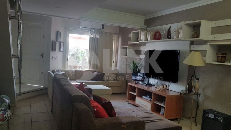 Imagem Casa com 3 Quartos à Venda, 165 m² em Sarandi - Porto Alegre Imagem Casa com 3 Quartos à Venda, 165 m² em Sarandi - Porto Alegre