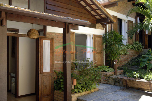 Imagem Casa com 9 Quartos à Venda, 454 m² em Ferradura - Búzios Imagem Casa com 9 Quartos à Venda, 454 m² em Ferradura - Búzios