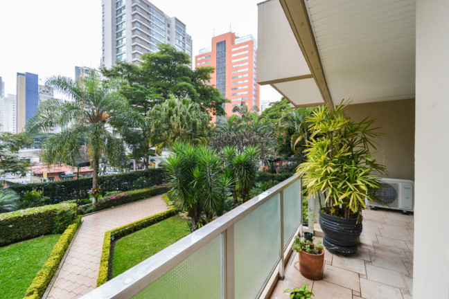 Imagem Imóvel com 4 Quartos à Venda, 143 m² em Moema - São Paulo Imagem Imóvel com 4 Quartos à Venda, 143 m² em Moema - São Paulo