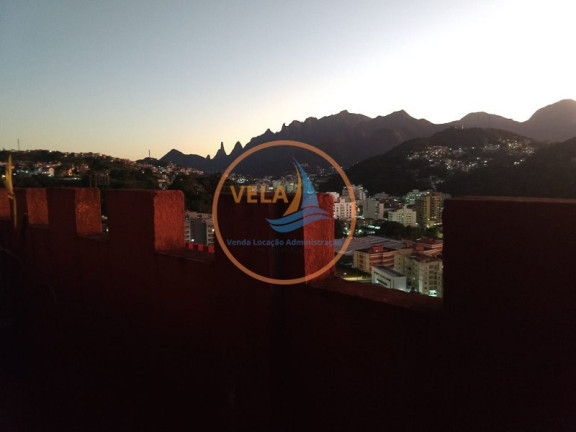 Imagem Casa com 8 Quartos à Venda, 380 m² em Artistas - Teresópolis