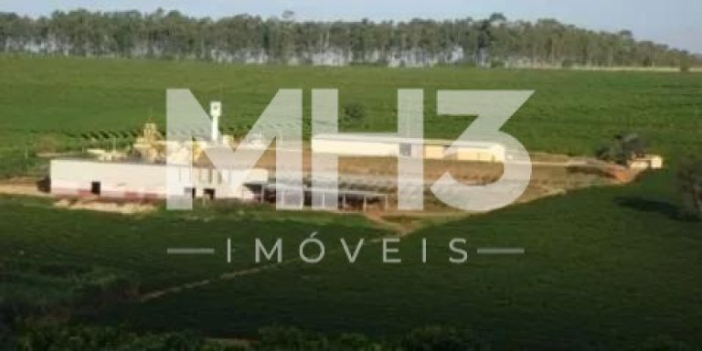Imagem Imóvel com 8 Quartos à Venda, 5.300 m² em Centro - Piumhi Imagem Imóvel com 8 Quartos à Venda, 5.300 m² em Centro - Piumhi