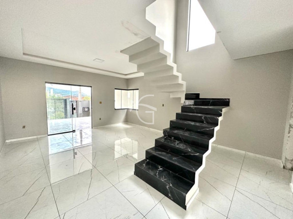Imagem Casa com 3 Quartos à Venda, 191 m² em Iririú - Joinville