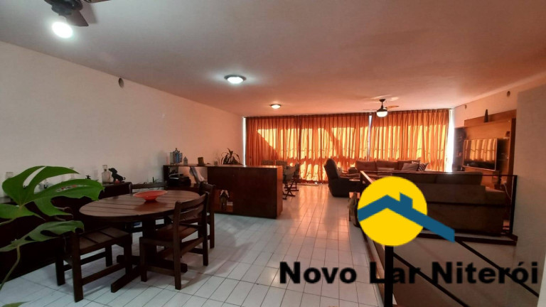 Imagem Casa com 4 Quartos à Venda, 240 m² em Centro - Niterói