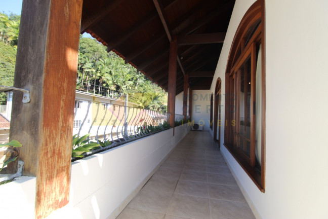 Imagem Casa com 3 Quartos à Venda, 650 m² em Valparaíso - Blumenau