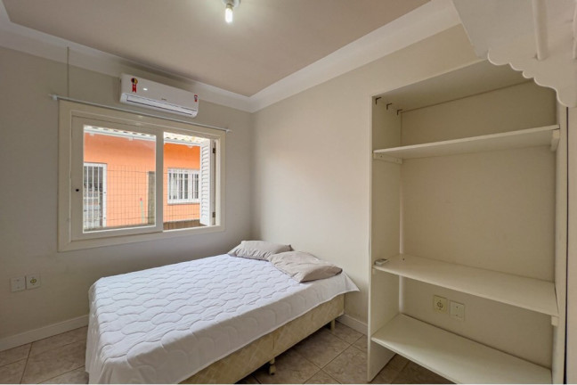 Imagem Casa com 4 Quartos à Venda, 200 m² em Centro - Xangri-lá Imagem Casa com 4 Quartos à Venda, 200 m² em Centro - Xangri-lá