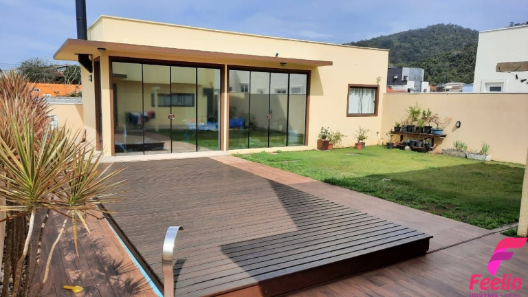 Imagem Casa com 3 Quartos à Venda, 183 m² em Ribeirão Da Ilha - Florianópolis Imagem Casa com 3 Quartos à Venda, 183 m² em Ribeirão Da Ilha - Florianópolis