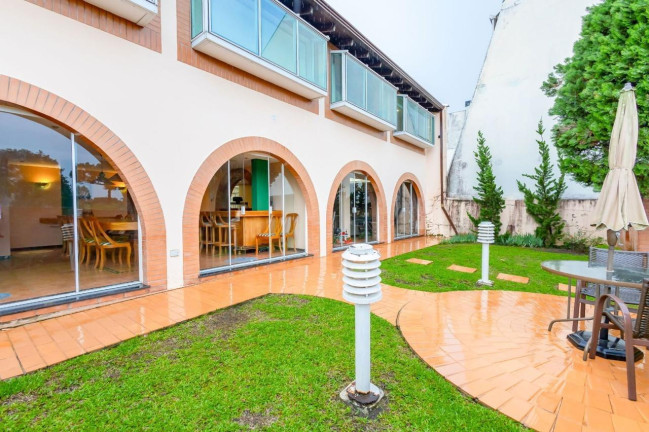 Imagem Casa com 4 Quartos à Venda, 381 m² em Jardim Social - Curitiba Imagem Casa com 4 Quartos à Venda, 381 m² em Jardim Social - Curitiba