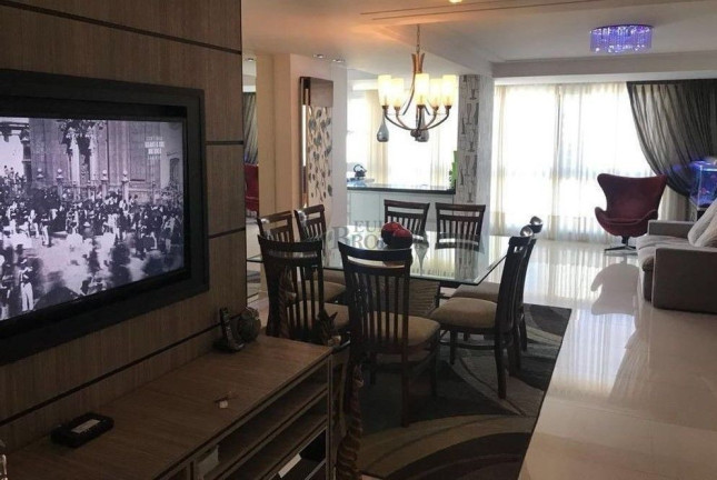 Imagem Apartamento com 3 Quartos à Venda, 129 m² em Centro - Balneário Camboriú Imagem Apartamento com 3 Quartos à Venda, 129 m² em Centro - Balneário Camboriú