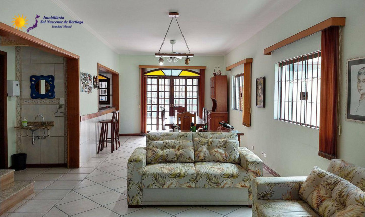 Imagem Casa com 4 Quartos à Venda, 280 m² em Centro - Bertioga Imagem Casa com 4 Quartos à Venda, 280 m² em Centro - Bertioga