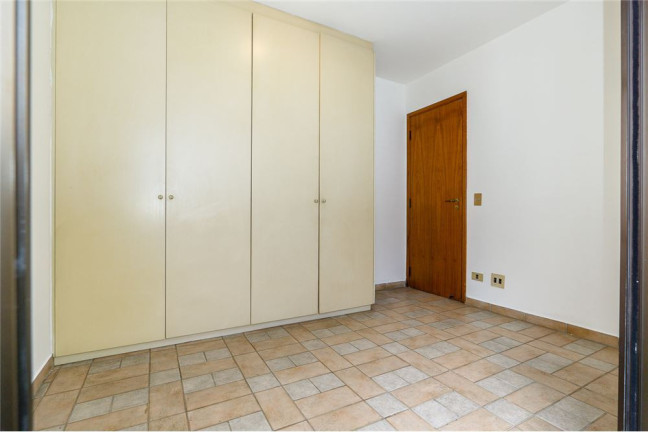 Imagem Imóvel com 3 Quartos à Venda, em Vila Andrade - São Paulo Imagem Imóvel com 3 Quartos à Venda, em Vila Andrade - São Paulo