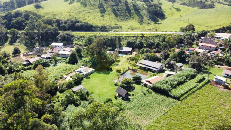 Imagem Imóvel com 13 Quartos à Venda, 10.000 m² em Sapucaí Mirim - Sapucaí Mirim Imagem Imóvel com 13 Quartos à Venda, 10.000 m² em Sapucaí Mirim - Sapucaí Mirim
