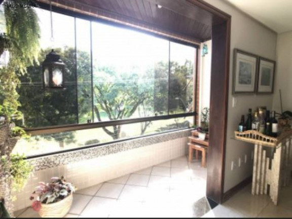 Imagem Imóvel com 4 Quartos à Venda, 175 m² em Jardim Itu - Porto Alegre Imagem Imóvel com 4 Quartos à Venda, 175 m² em Jardim Itu - Porto Alegre