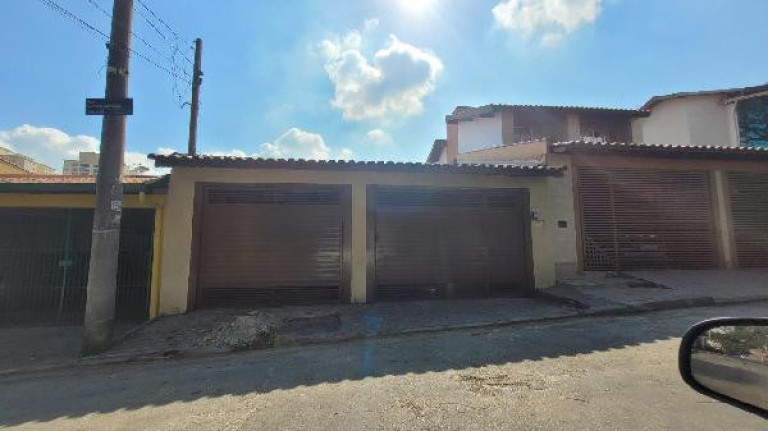 Casa com 3 Quartos à Venda, 176 m² em Vila Rosalia - Guarulhos
