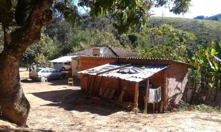 Imagem Chácara com 2 Quartos à Venda, 10 m² em Paiol - Guaratinguetá Imagem Chácara com 2 Quartos à Venda, 10 m² em Paiol - Guaratinguetá
