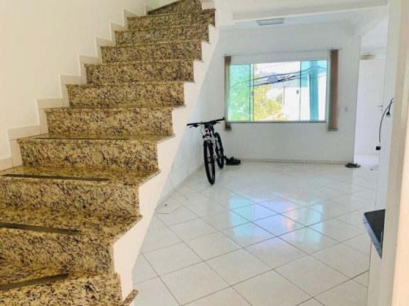 Imagem Sobrado com 3 Quartos à Venda, 185 m² em Ariribá - Balneário Camboriú Imagem Sobrado com 3 Quartos à Venda, 185 m² em Ariribá - Balneário Camboriú