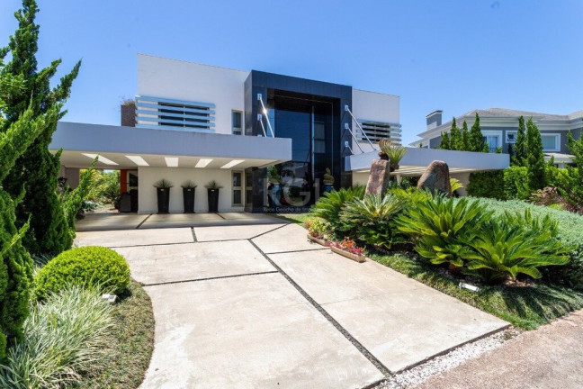 Casa com 5 Quartos à Venda,  em Belém Novo - Porto Alegre