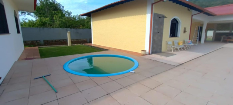 Imagem Casa com 8 Quartos para Alugar,  em Cachoeira Do Bom Jesus - Florianópolis